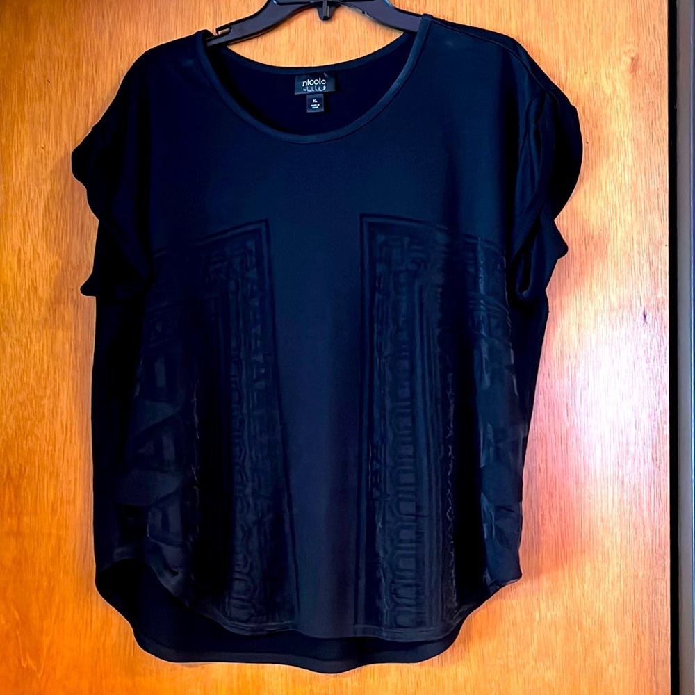 Nicole XL black top with see thru pattern on front